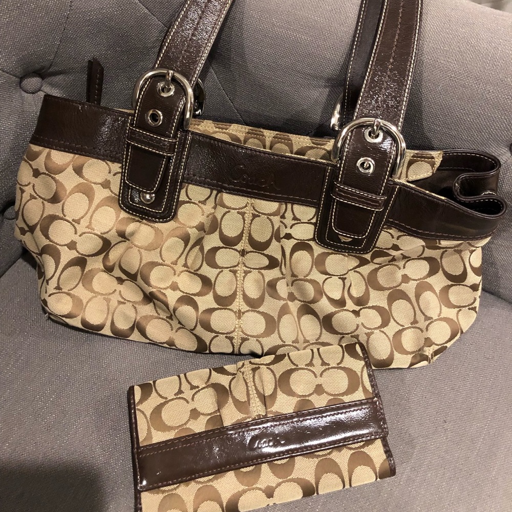 Coach Brown Pleated Lg Signature Tote with Wallet